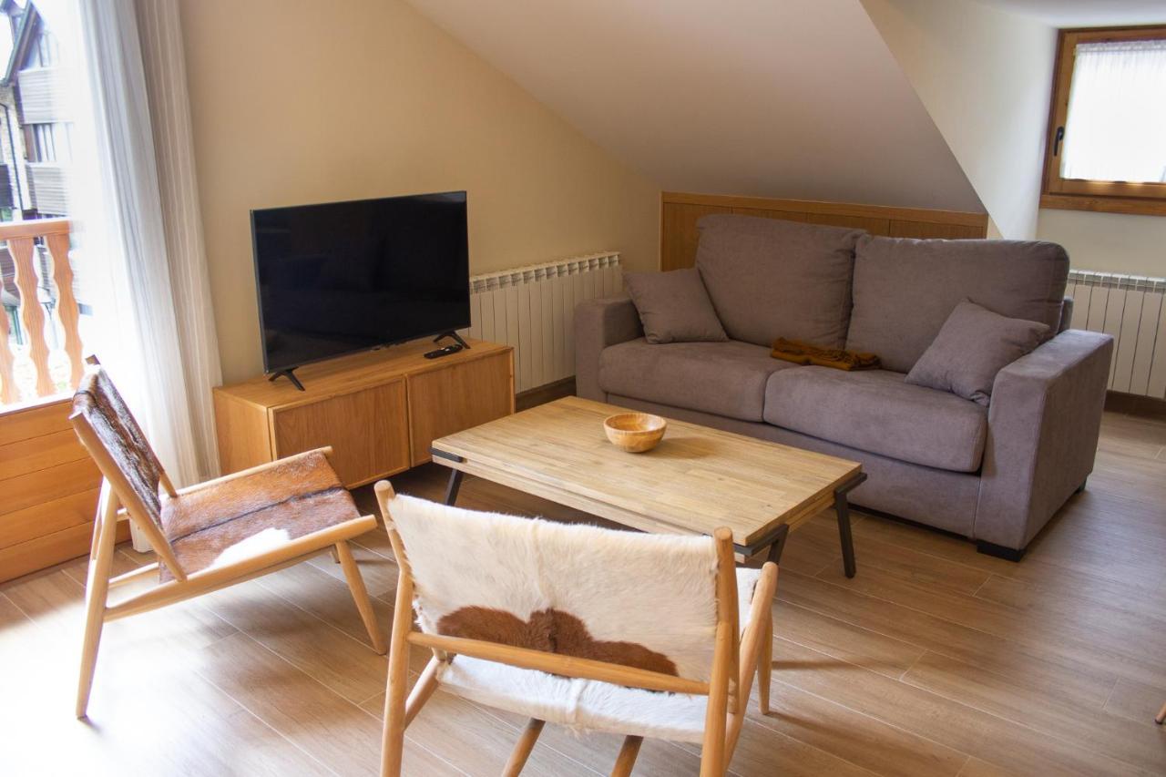 Apartaments Areny - L'Amfitriona Esterri d'Àneu Eksteriør bilde